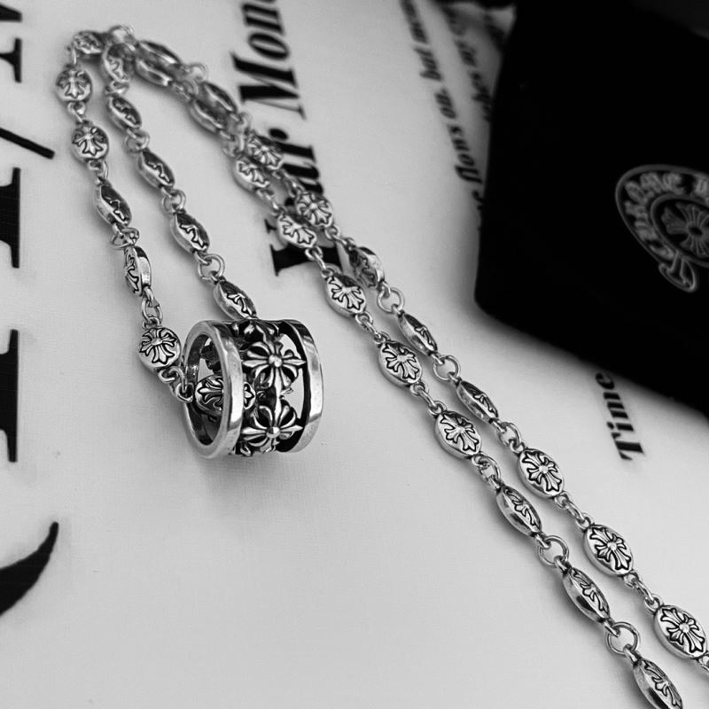 Ch**me He**ts necklaces